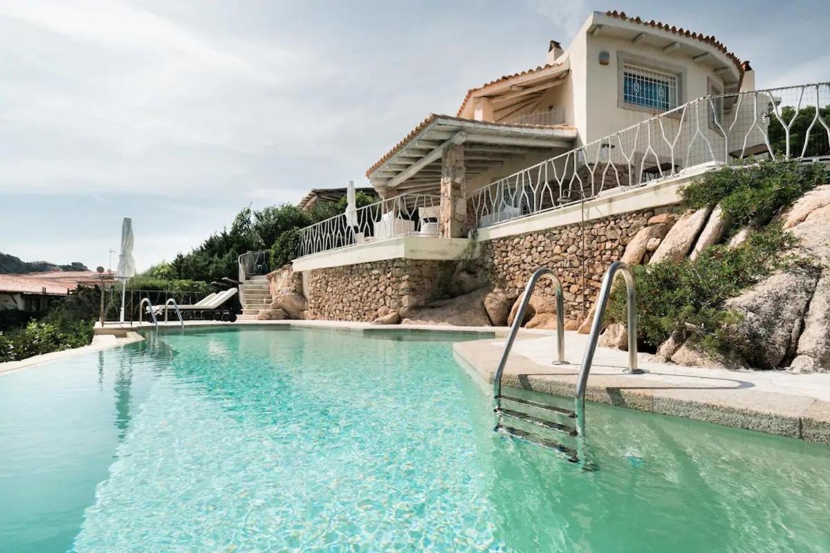 Villa Sul Mare Con Piscina E Jacuzzi Privata Baja Sardinia Exterior photo