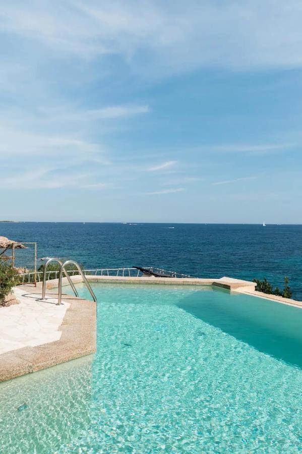 Villa Sul Mare Con Piscina E Jacuzzi Privata Baja Sardinia Exterior photo