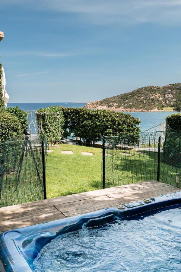 Villa Sul Mare Con Piscina E Jacuzzi Privata Baja Sardinia Exterior photo